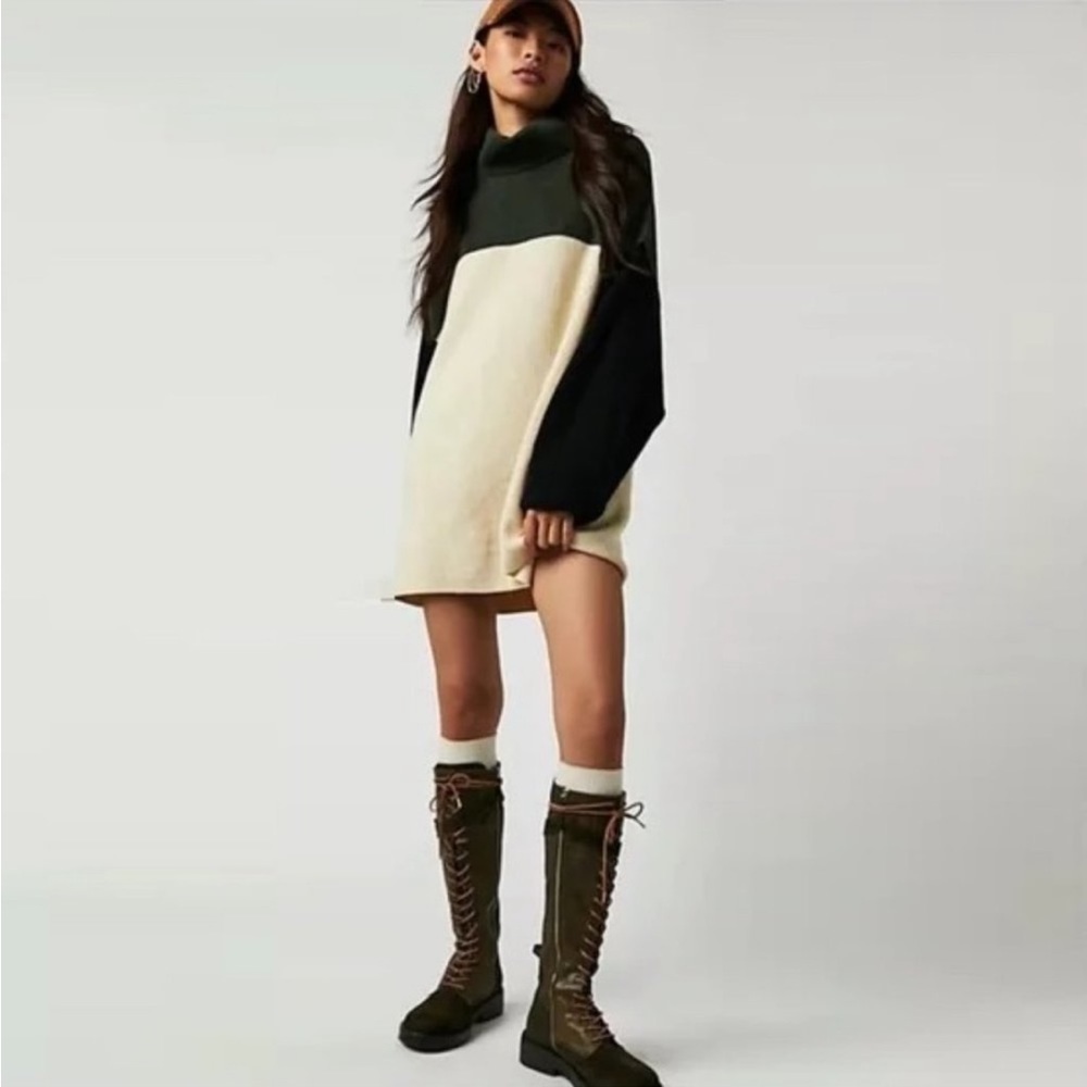 Free People Softly Structured Color-Blocked Tunic Sweater Size Small NWT